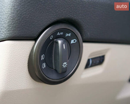 Серый Фольксваген Transporter, объемом двигателя 2 л и пробегом 248 тыс. км за 23000 $, фото 77 на Automoto.ua