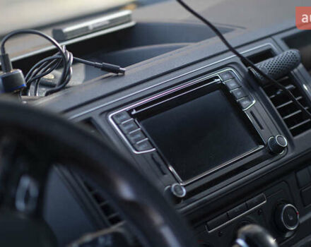 Серый Фольксваген Transporter, объемом двигателя 2 л и пробегом 248 тыс. км за 23000 $, фото 50 на Automoto.ua