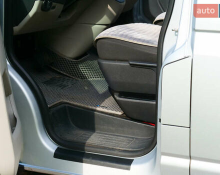 Серый Фольксваген Transporter, объемом двигателя 2 л и пробегом 248 тыс. км за 23000 $, фото 66 на Automoto.ua