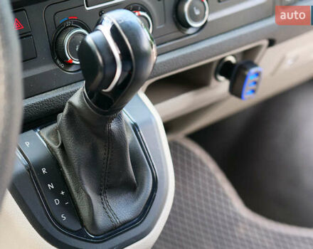 Серый Фольксваген Transporter, объемом двигателя 2 л и пробегом 248 тыс. км за 23000 $, фото 76 на Automoto.ua