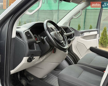 Серый Фольксваген Transporter, объемом двигателя 2 л и пробегом 228 тыс. км за 19400 $, фото 19 на Automoto.ua