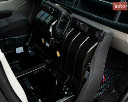 Серый Фольксваген Transporter, объемом двигателя 2 л и пробегом 159 тыс. км за 26500 $, фото 55 на Automoto.ua