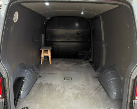 Сірий Фольксваген Transporter, об'ємом двигуна 1.97 л та пробігом 216 тис. км за 25900 $, фото 16 на Automoto.ua