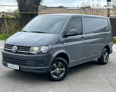 Серый Фольксваген Transporter, объемом двигателя 2 л и пробегом 225 тыс. км за 21999 $, фото 2 на Automoto.ua