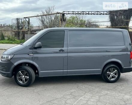 Серый Фольксваген Transporter, объемом двигателя 2 л и пробегом 225 тыс. км за 21999 $, фото 4 на Automoto.ua