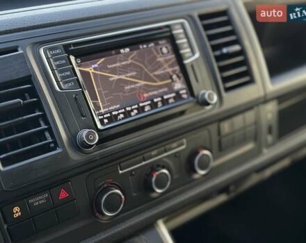 Серый Фольксваген Transporter, объемом двигателя 1.97 л и пробегом 200 тыс. км за 20700 $, фото 22 на Automoto.ua