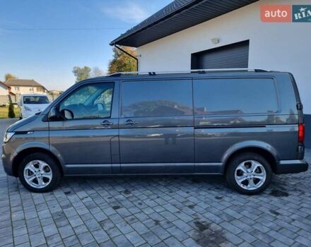Серый Фольксваген Transporter, объемом двигателя 2 л и пробегом 189 тыс. км за 22500 $, фото 2 на Automoto.ua