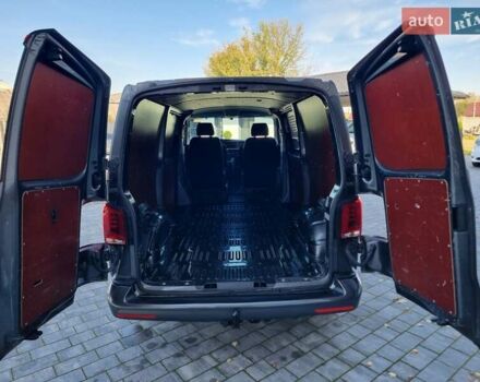 Серый Фольксваген Transporter, объемом двигателя 2 л и пробегом 189 тыс. км за 22500 $, фото 18 на Automoto.ua