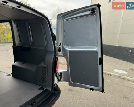 Серый Фольксваген Transporter, объемом двигателя 1.97 л и пробегом 220 тыс. км за 29500 $, фото 36 на Automoto.ua