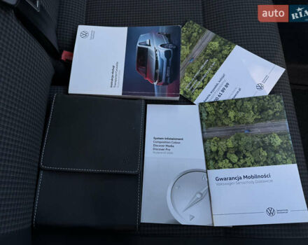 Серый Фольксваген Transporter, объемом двигателя 2 л и пробегом 208 тыс. км за 24850 $, фото 127 на Automoto.ua