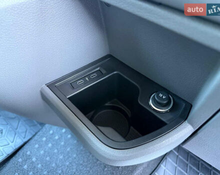 Серый Фольксваген Transporter, объемом двигателя 2 л и пробегом 150 тыс. км за 26800 $, фото 36 на Automoto.ua