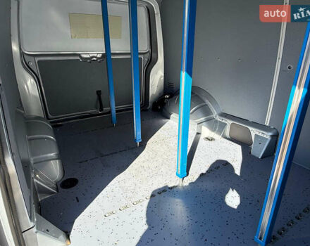 Серый Фольксваген Transporter, объемом двигателя 2 л и пробегом 150 тыс. км за 26800 $, фото 18 на Automoto.ua