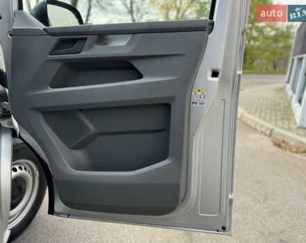 Серый Фольксваген Transporter, объемом двигателя 1.97 л и пробегом 220 тыс. км за 29500 $, фото 48 на Automoto.ua