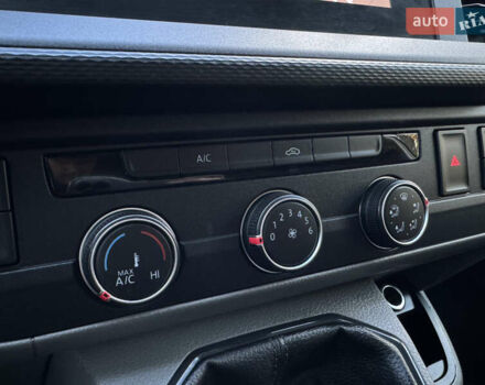 Серый Фольксваген Transporter, объемом двигателя 2 л и пробегом 208 тыс. км за 24850 $, фото 95 на Automoto.ua