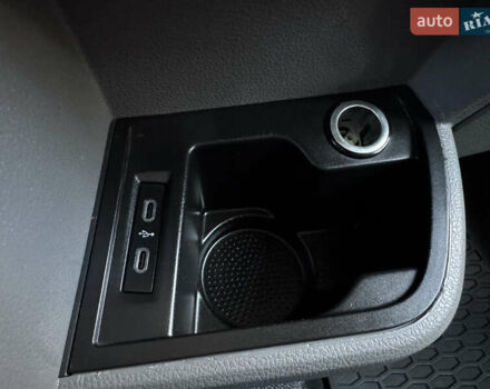 Серый Фольксваген Transporter, объемом двигателя 2 л и пробегом 208 тыс. км за 24850 $, фото 98 на Automoto.ua