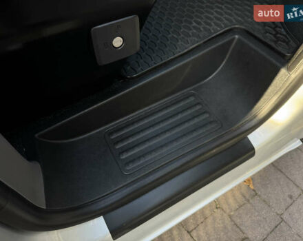 Серый Фольксваген Transporter, объемом двигателя 2 л и пробегом 208 тыс. км за 24850 $, фото 93 на Automoto.ua