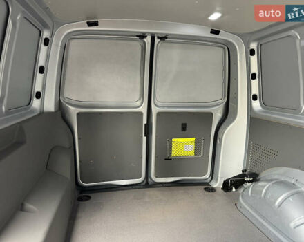 Серый Фольксваген Transporter, объемом двигателя 1.97 л и пробегом 220 тыс. км за 29500 $, фото 34 на Automoto.ua