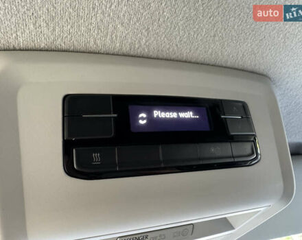 Серый Фольксваген Transporter, объемом двигателя 2 л и пробегом 208 тыс. км за 24850 $, фото 124 на Automoto.ua