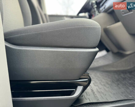 Серый Фольксваген Transporter, объемом двигателя 1.97 л и пробегом 220 тыс. км за 29500 $, фото 52 на Automoto.ua