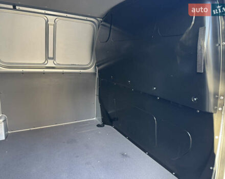 Серый Фольксваген Transporter, объемом двигателя 2 л и пробегом 208 тыс. км за 24850 $, фото 83 на Automoto.ua