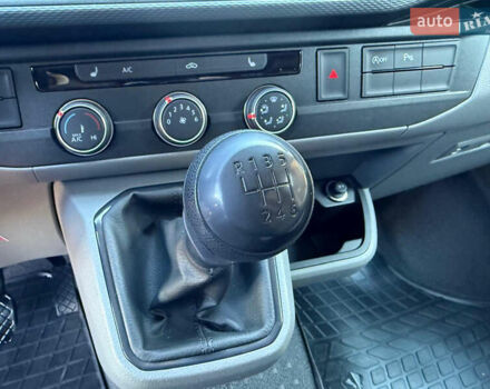 Серый Фольксваген Transporter, объемом двигателя 2 л и пробегом 150 тыс. км за 26800 $, фото 25 на Automoto.ua