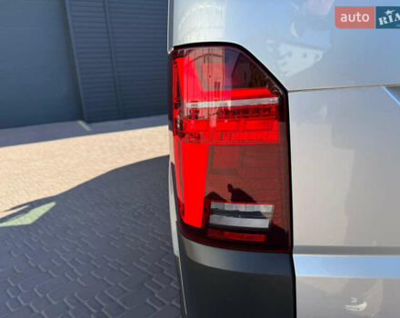 Серый Фольксваген Transporter, объемом двигателя 2 л и пробегом 150 тыс. км за 26800 $, фото 17 на Automoto.ua