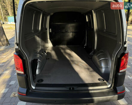 Серый Фольксваген Transporter, объемом двигателя 2 л и пробегом 208 тыс. км за 24850 $, фото 70 на Automoto.ua