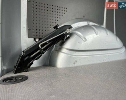 Серый Фольксваген Transporter, объемом двигателя 1.97 л и пробегом 220 тыс. км за 29500 $, фото 39 на Automoto.ua