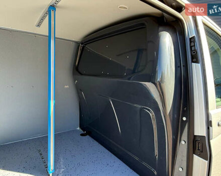 Серый Фольксваген Transporter, объемом двигателя 2 л и пробегом 150 тыс. км за 26800 $, фото 14 на Automoto.ua
