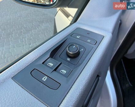 Серый Фольксваген Transporter, объемом двигателя 2 л и пробегом 150 тыс. км за 26800 $, фото 23 на Automoto.ua