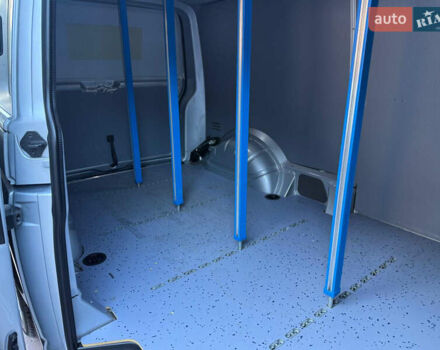 Серый Фольксваген Transporter, объемом двигателя 2 л и пробегом 150 тыс. км за 26800 $, фото 29 на Automoto.ua