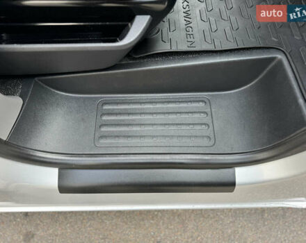 Серый Фольксваген Transporter, объемом двигателя 1.97 л и пробегом 220 тыс. км за 29500 $, фото 50 на Automoto.ua