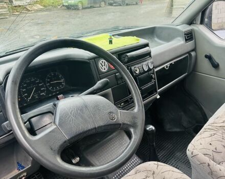 Серый Фольксваген Transporter, объемом двигателя 1.9 л и пробегом 408 тыс. км за 2850 $, фото 6 на Automoto.ua