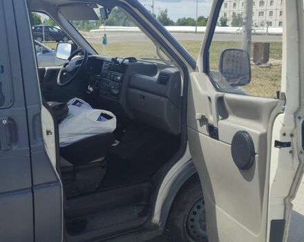 Серый Фольксваген Transporter, объемом двигателя 1.9 л и пробегом 320 тыс. км за 3200 $, фото 4 на Automoto.ua