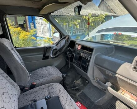 Сірий Фольксваген Transporter, об'ємом двигуна 1.9 л та пробігом 300 тис. км за 2550 $, фото 4 на Automoto.ua