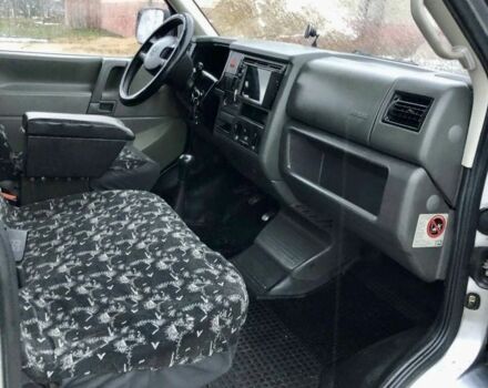 Серый Фольксваген Transporter, объемом двигателя 2.4 л и пробегом 300 тыс. км за 4500 $, фото 13 на Automoto.ua