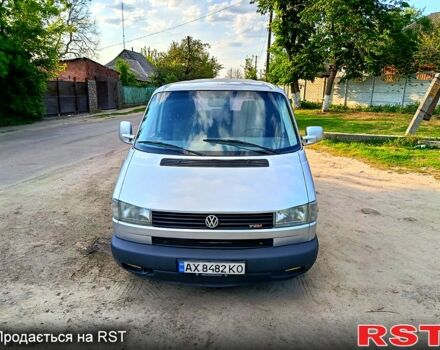 Серый Фольксваген Transporter, объемом двигателя 2.5 л и пробегом 300 тыс. км за 3700 $, фото 1 на Automoto.ua