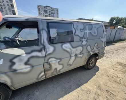 Серый Фольксваген Transporter, объемом двигателя 2.5 л и пробегом 380 тыс. км за 3000 $, фото 2 на Automoto.ua