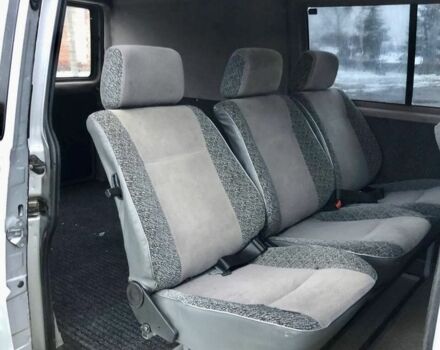 Серый Фольксваген Transporter, объемом двигателя 2.4 л и пробегом 300 тыс. км за 4500 $, фото 10 на Automoto.ua