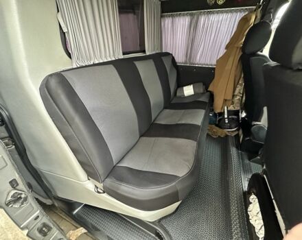 Серый Фольксваген Transporter, объемом двигателя 2.5 л и пробегом 392 тыс. км за 9750 $, фото 5 на Automoto.ua