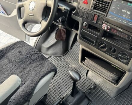 Сірий Фольксваген Transporter, об'ємом двигуна 2.5 л та пробігом 228 тис. км за 14300 $, фото 18 на Automoto.ua