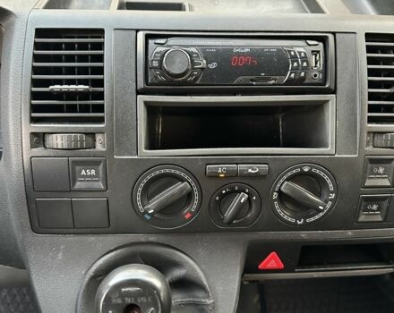 Серый Фольксваген Transporter, объемом двигателя 2.5 л и пробегом 470 тыс. км за 6100 $, фото 7 на Automoto.ua