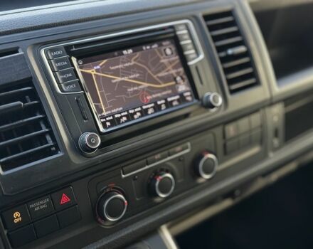 Серый Фольксваген Transporter, объемом двигателя 2 л и пробегом 205 тыс. км за 19900 $, фото 13 на Automoto.ua