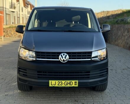 Серый Фольксваген Transporter, объемом двигателя 2 л и пробегом 205 тыс. км за 19900 $, фото 1 на Automoto.ua