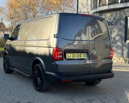 Серый Фольксваген Transporter, объемом двигателя 2 л и пробегом 205 тыс. км за 19900 $, фото 5 на Automoto.ua