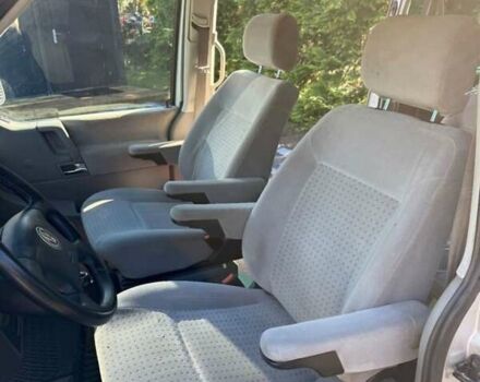 Серый Фольксваген Transporter, объемом двигателя 2.5 л и пробегом 300 тыс. км за 1800 $, фото 6 на Automoto.ua