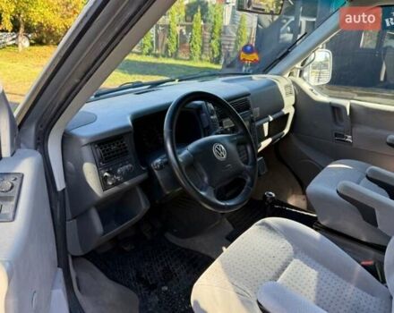 Серый Фольксваген Transporter, объемом двигателя 2.5 л и пробегом 300 тыс. км за 1800 $, фото 1 на Automoto.ua