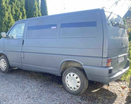 Серый Фольксваген Transporter, объемом двигателя 2.4 л и пробегом 300 тыс. км за 3250 $, фото 1 на Automoto.ua