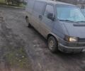 Серый Фольксваген Transporter, объемом двигателя 2.4 л и пробегом 330 тыс. км за 3670 $, фото 5 на Automoto.ua