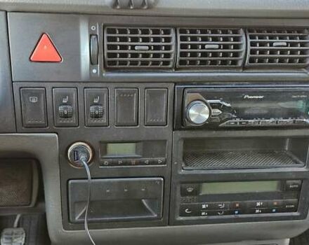 Серый Фольксваген Transporter, объемом двигателя 2.46 л и пробегом 430 тыс. км за 12000 $, фото 5 на Automoto.ua